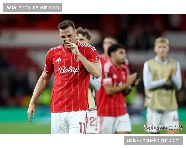 通讯:专访诺丁汉森林定位球教练,揭秘一套定位球战术的诞生与演练 通讯:专访诺丁汉森林定位球教练,揭秘一套定位球战术的诞生与演练